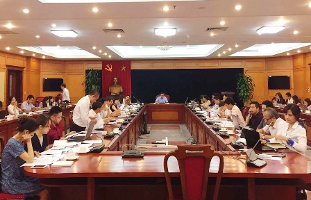 Thứ trưởng Trần Văn Tùng cùng đại diện các Làng và các Tiểu ban tham dự vào cuộc họp ban tổ chức TECHFEST 2017