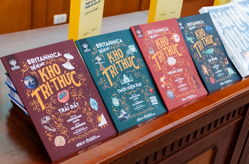 Hop tac xuat ban sach khoa hoc anh 2