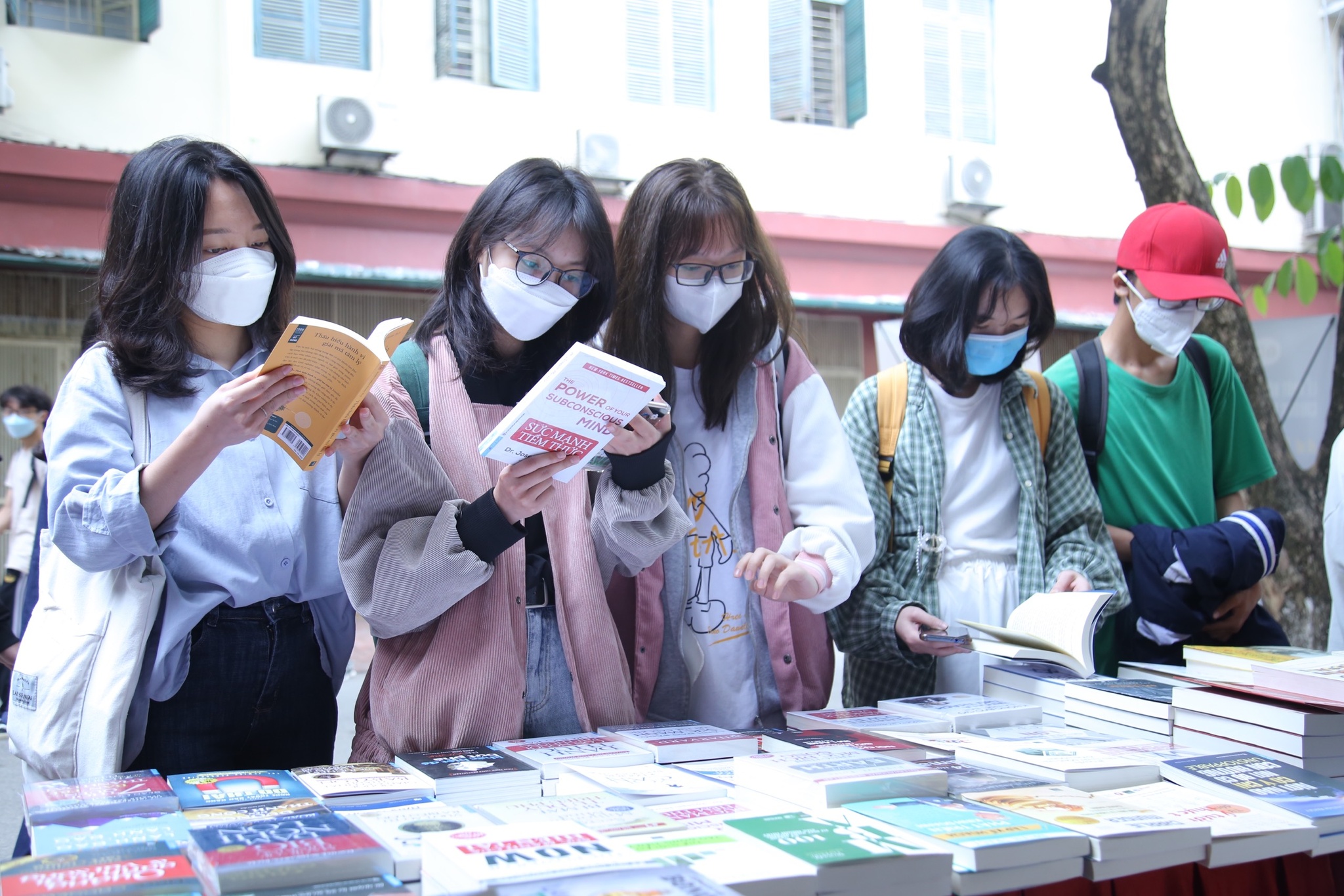 Phát động cuộc thi trực tuyến ‘Cuốn sách thay đổi cuộc đời’ - ảnh 1