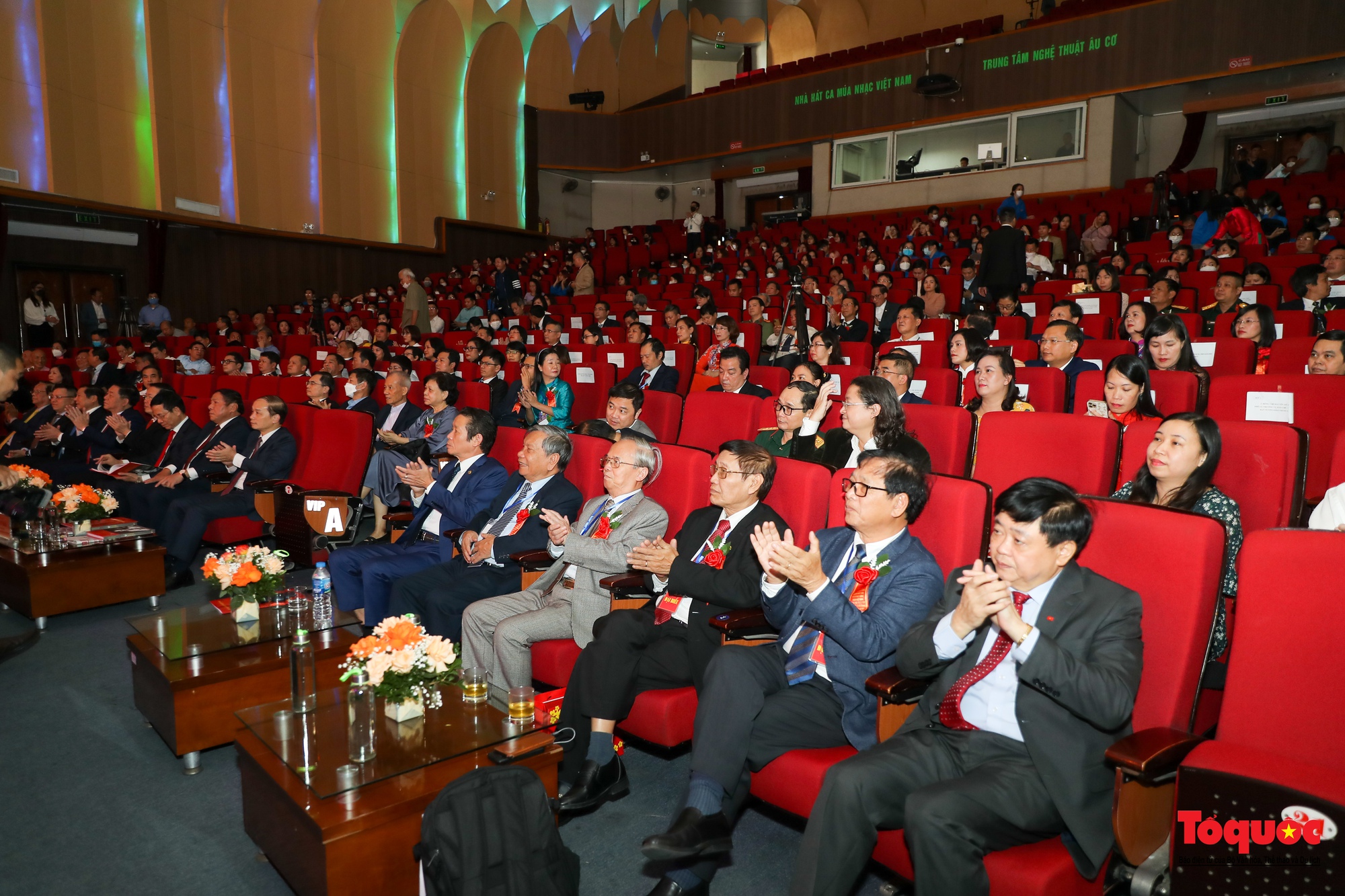 Lễ kỷ niệm 70 năm Ngày truyền thống ngành Xuất bản và tôn vinh người làm xuất bản tiêu biểu - Ảnh 11.