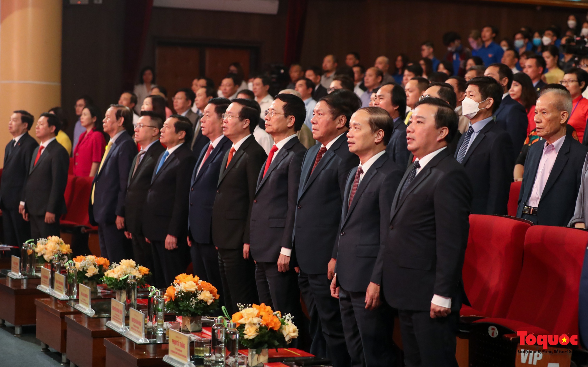 Lễ kỷ niệm 70 năm Ngày truyền thống ngành Xuất bản và tôn vinh người làm xuất bản tiêu biểu - Ảnh 2.