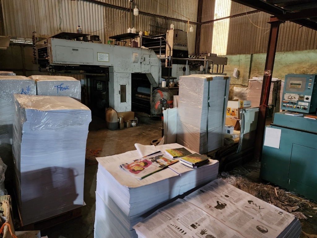 Hà Nội: Thủ đoạn tinh vi của các đối tượng tổ chức in ấn để đưa ra thị trường 100 tấn sách giả Hà Nội: Thủ đoạn tinh vi của các đối tượng tổ chức in ấn để đưa ra thị trường 100 tấn sách giả