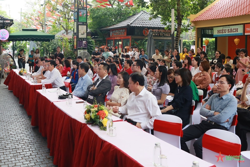 Hà Nội: Khai mạc chuỗi sự kiện hội sách “Ươm mầm tri thức – Kiến tạo tương lai”