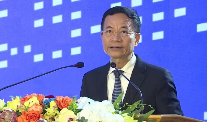 Bộ trưởng Thông tin và Truyền Thông Nguyễn Mạnh Hùng phát biểu về nhân lực bán dẫn tại hội nghị, sáng 4/5. Ảnh: BTC