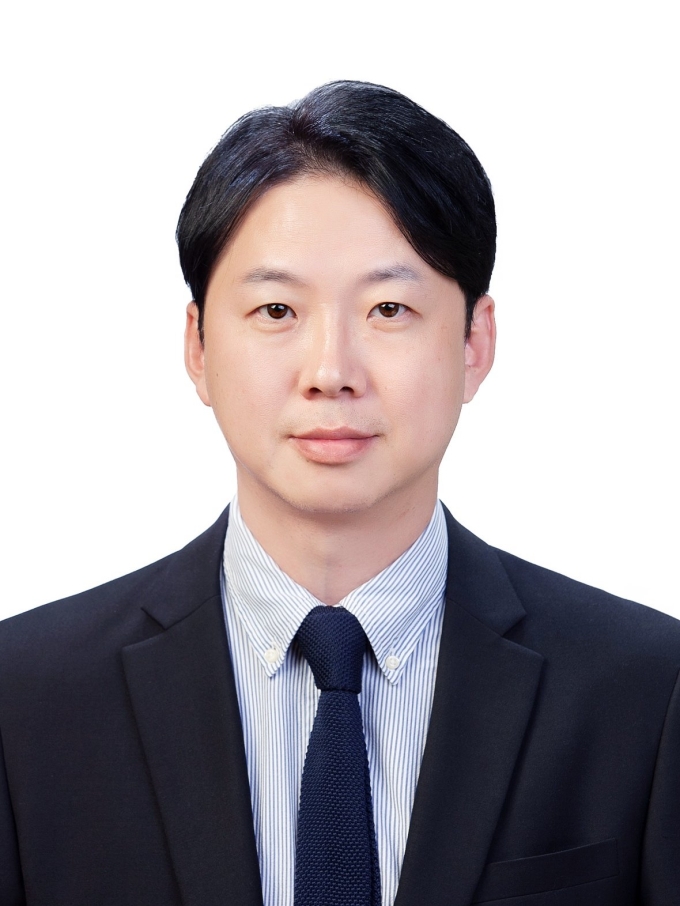 Ông Kim Younghun, từ NIPA, là diễn giả trong chương trình. Ảnh: NVCC