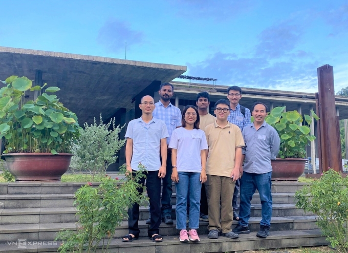 Nhóm nghiên cứu vật lý neutrino của IFIRSE. Ảnh: Nhân vật cung cấp