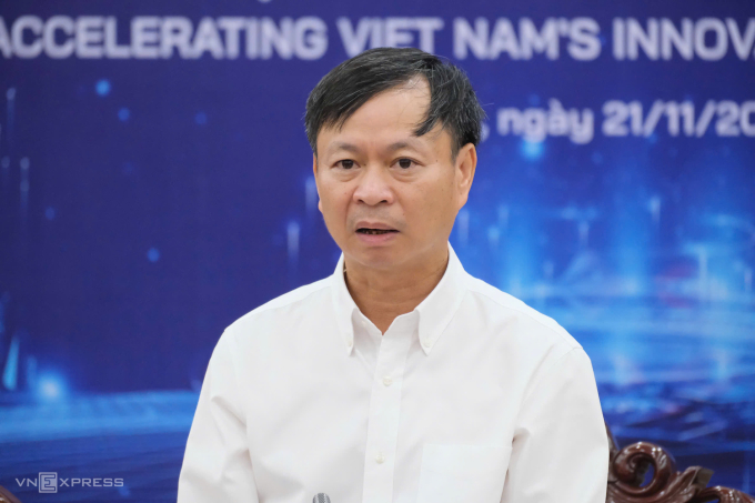 Thứ trưởng Bộ Khoa học và Công nghệ Hoàng Minh chia sẻ điểm mới của Techfest 2024, ngày 21/11. Ảnh: Dương Tâm