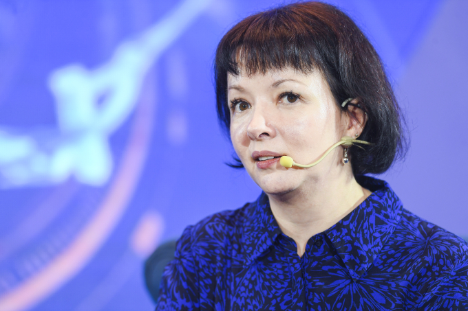 Giáo sư Marina Freitag trong phiên tọa đàm sáng 4/12. Ảnh: Việt Hùng