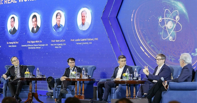 Các chuyên gia, nhà khoa học thảo luận về triển khai AI trong thực tế. Ảnh: Thành Kiều