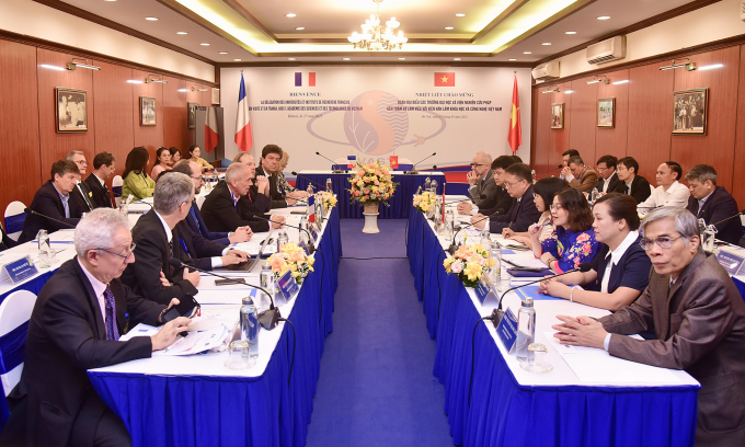 Buổi làm việc giữa đại diện VAST và đoàn các viện, trường, trung tâm nghiên cứu đến từ Pháp, chiều 27/5. Ảnh: VAST