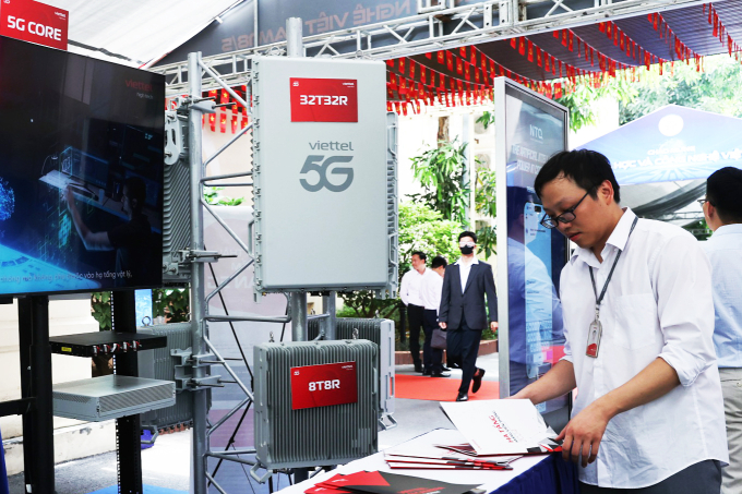 Một trạm 5G Make in Viet Nam được trưng bày tại sự kiện Ngày Khoa học và Công nghệ 2025. Ảnh: Anh Dũng