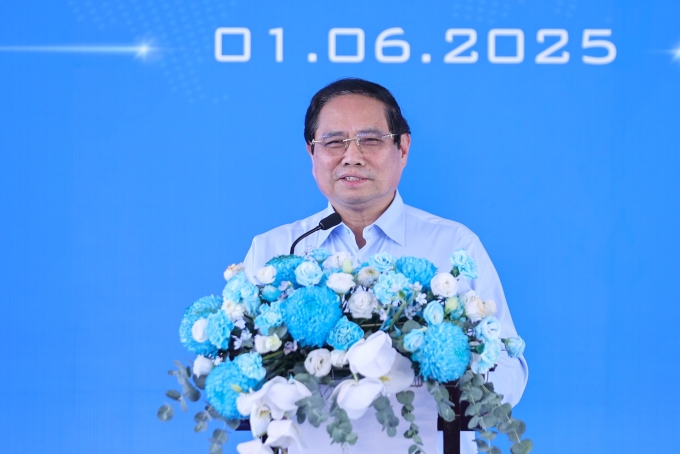 Thủ tướng Chính phủ chúc mừng dự án Tổ hợp không gian sáng tạo CMC Hà Nội. Ảnh: Thành Lưu