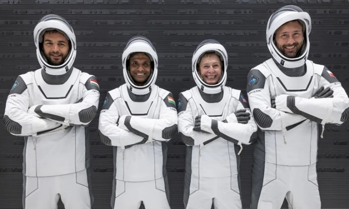Phi hành đoàn nhiệm vụ Ax-4 của Axiom gồm Tibor Kapu, Shubhanshu Shukla, Peggy Whitson, và Sławosz Uznański (từ trái qua phải). Ảnh: SpaceX