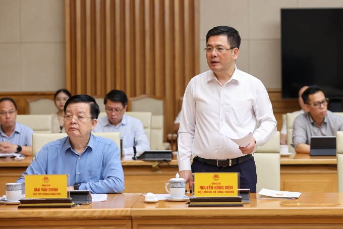 Thứ trưởng Công Thương Nguyễn Hồng Diên phát biểu tại hội nghị, ngày 23/6. Ảnh: VGP
