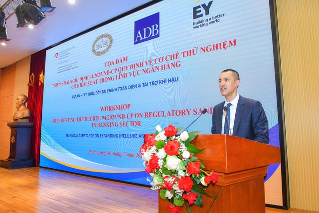 Phó giám đốc quốc gia ADB tại Việt Nam Ron H.Slangen phát biểu tại sự kiện