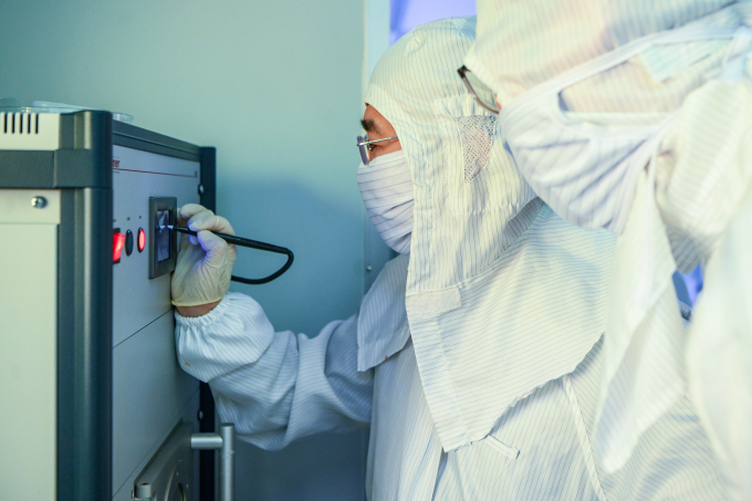 Phòng sạch, Trung tâm Nano và Năng lượng, trường Đại học Khoa học Tự nhiên, Đại học Quốc gia Hà Nội, nơi đào tạo và nghiên cứu về bán dẫn. Ảnh: Giang Huy