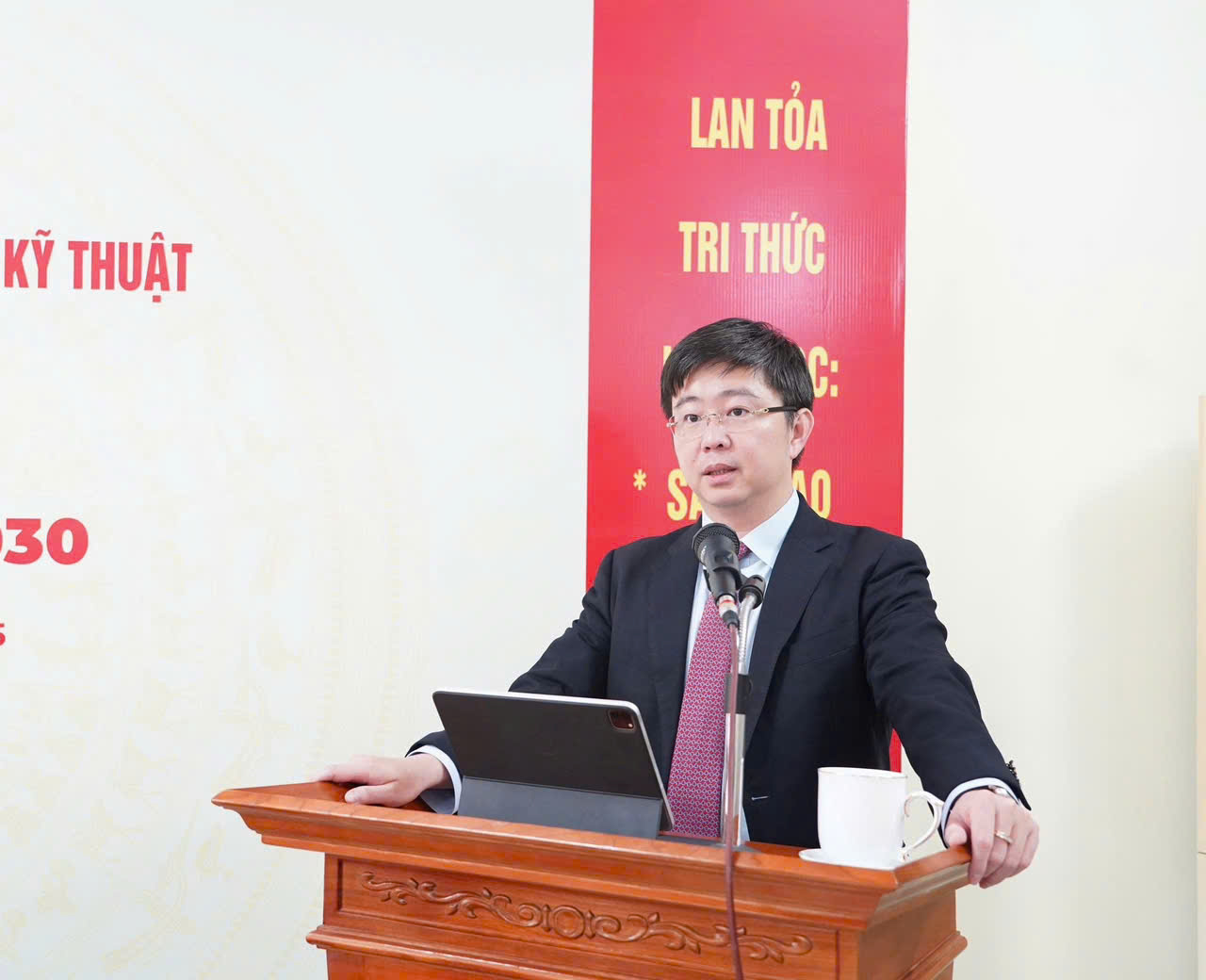 Nhà Xuất bản Khoa học và Kỹ thuật: Khẳng định vai trò xuất bản Khoa học và Công nghệ trong thời đại số- Ảnh 3.