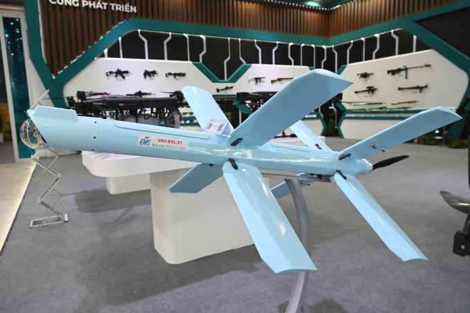 Một mẫu UAV do Nhà máy Z131 sản xuất, được trưng bày tại Triển lãm Quốc phòng quốc tế 2024. Ảnh: Giang Huy